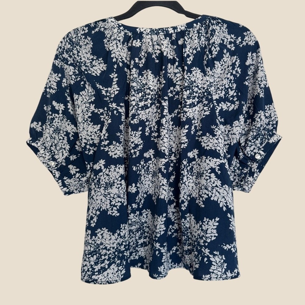 Abercrombie &‎ Fitch New XS Navy and White Floral Peasant Blouse Puff Sleeves - Picture 2 of 9